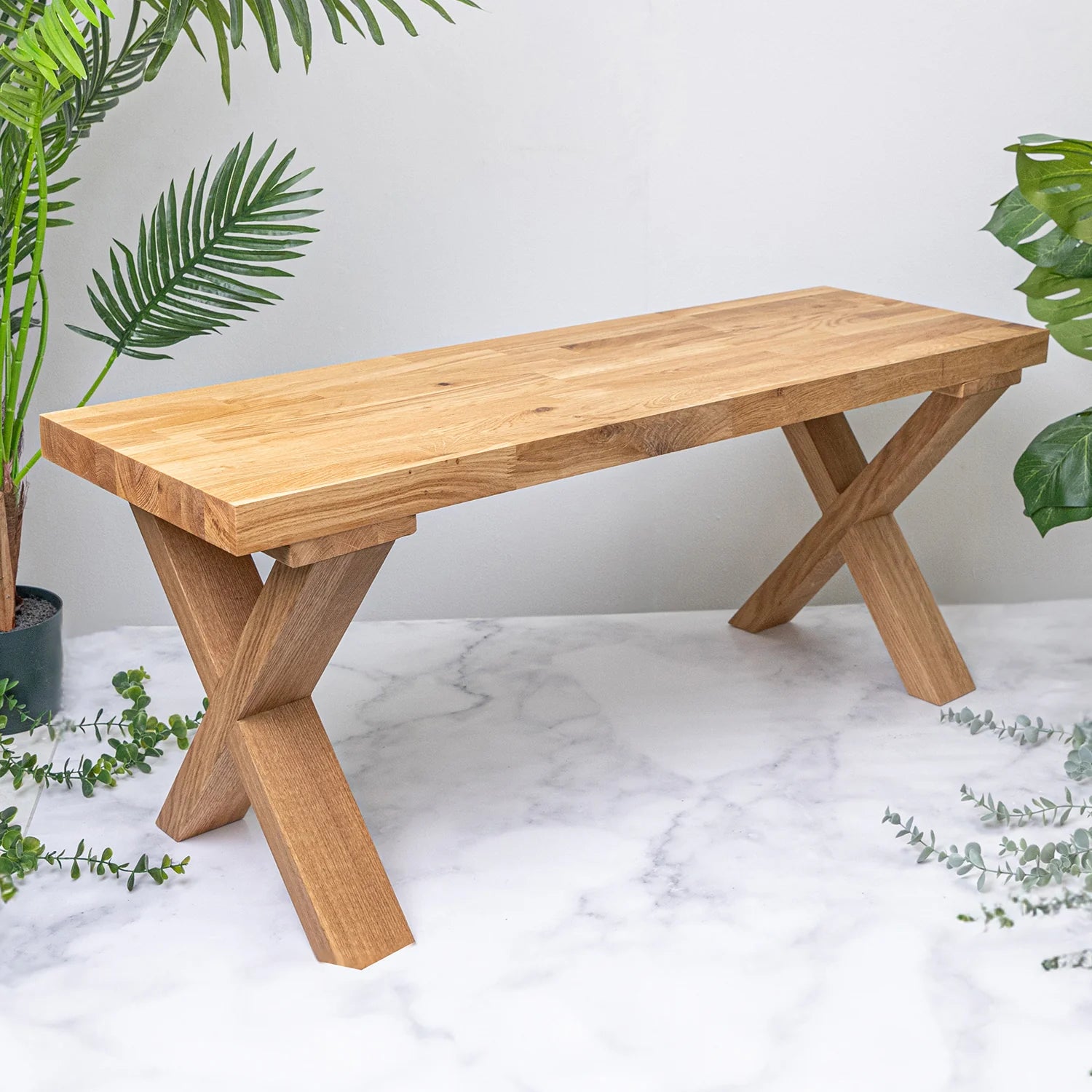 Dubová dřevěná lavice s dřevěnými podnožemi ve tvaru X | 1100mm x 350mm