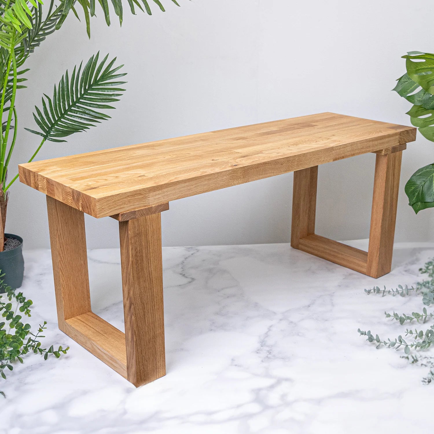Dubová dřevěná lavice s dřevěnými čtvercovými podnožemi | 1100mm x 350mm