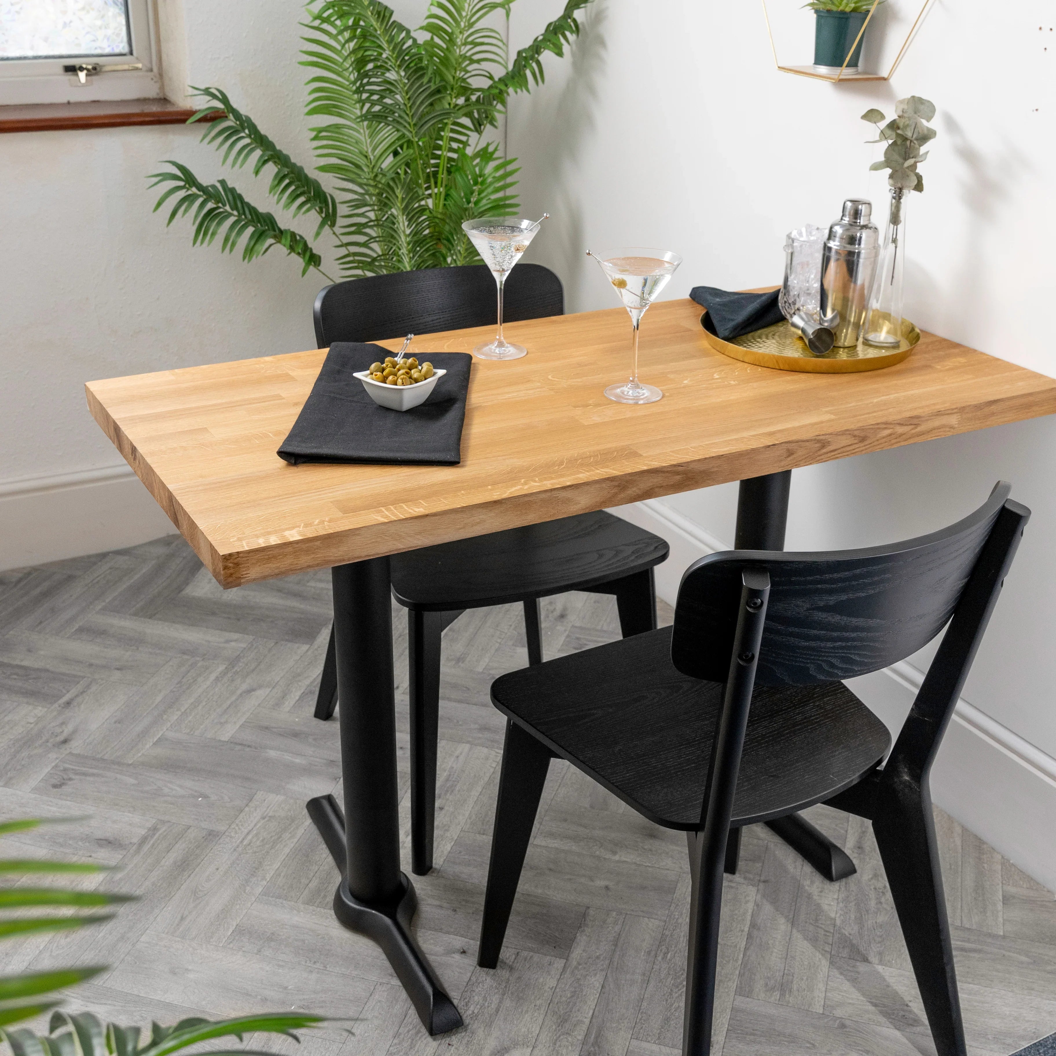 Dubový dřevěný stůl masiv s černou litinovou podnoží | 1200mm x 600mm