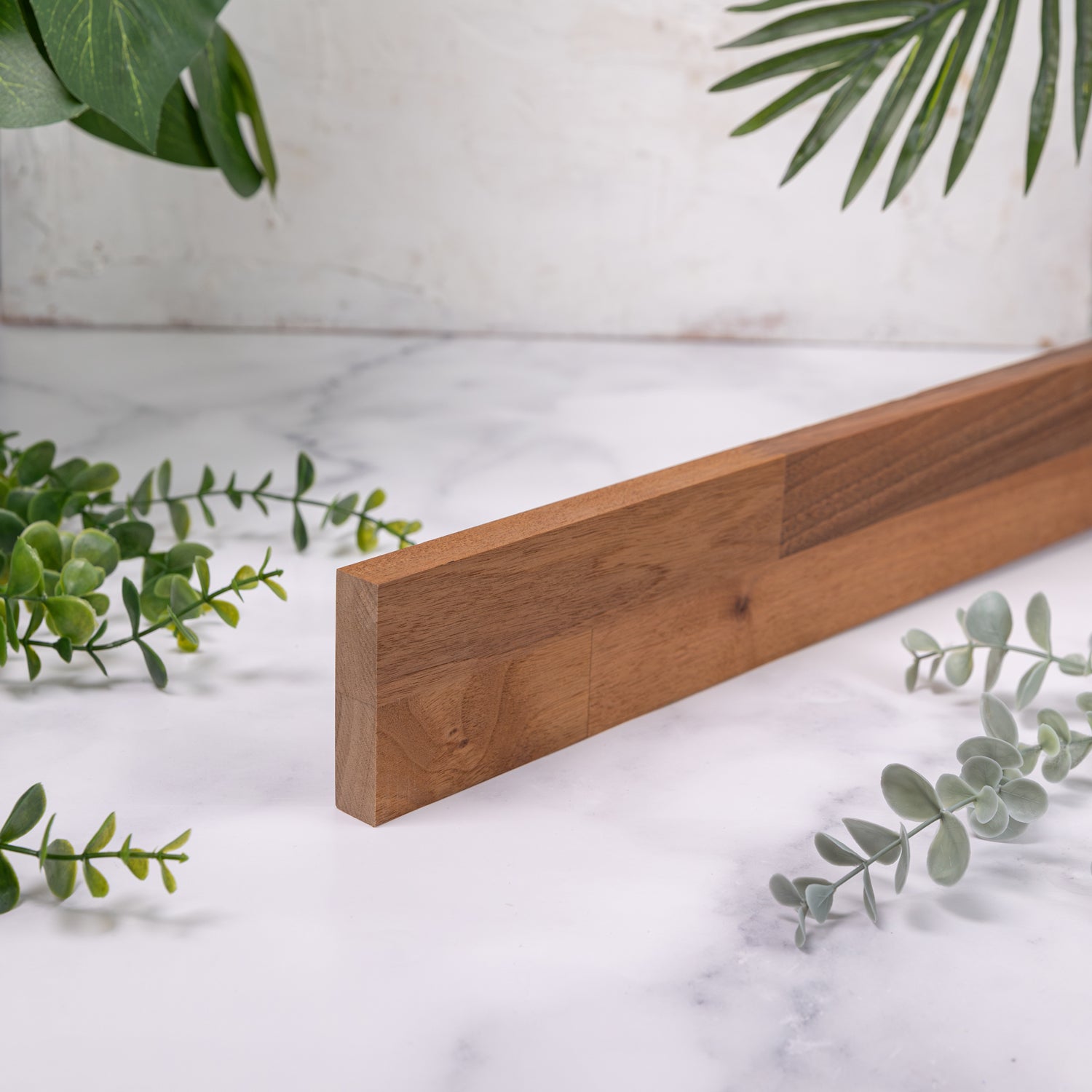 Masivní ořechová kuchyňská zadní lišta k pracovní desce 3 m × 80 mm × 18 mm