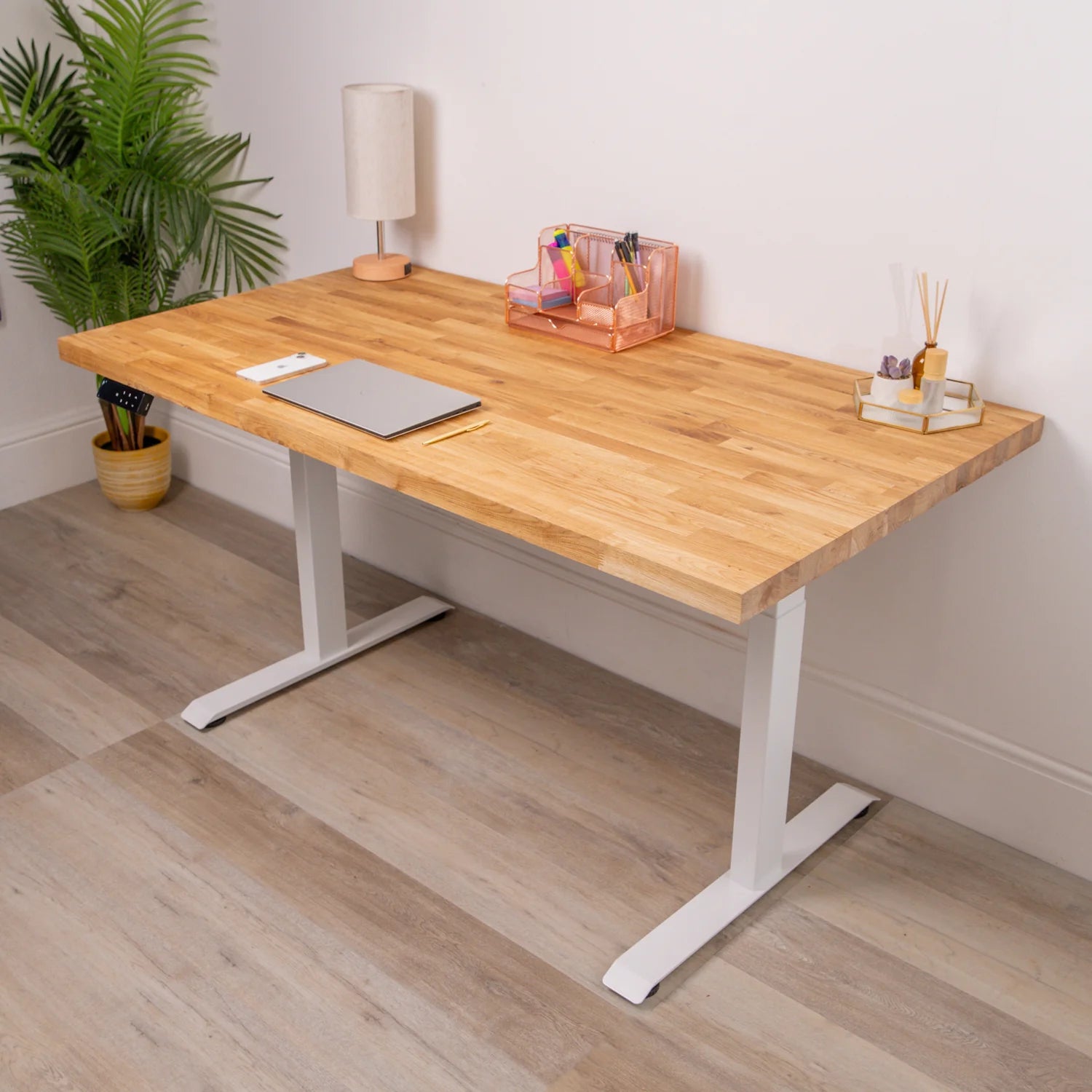 Polohovací stůl s prémiovou bílou výškově nastavitelnou podnoží a deskou z dubového masivního dřeva | 1500mm x 800mm